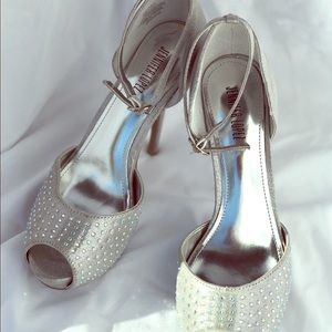 EUC Jennifer Lopez High Heels